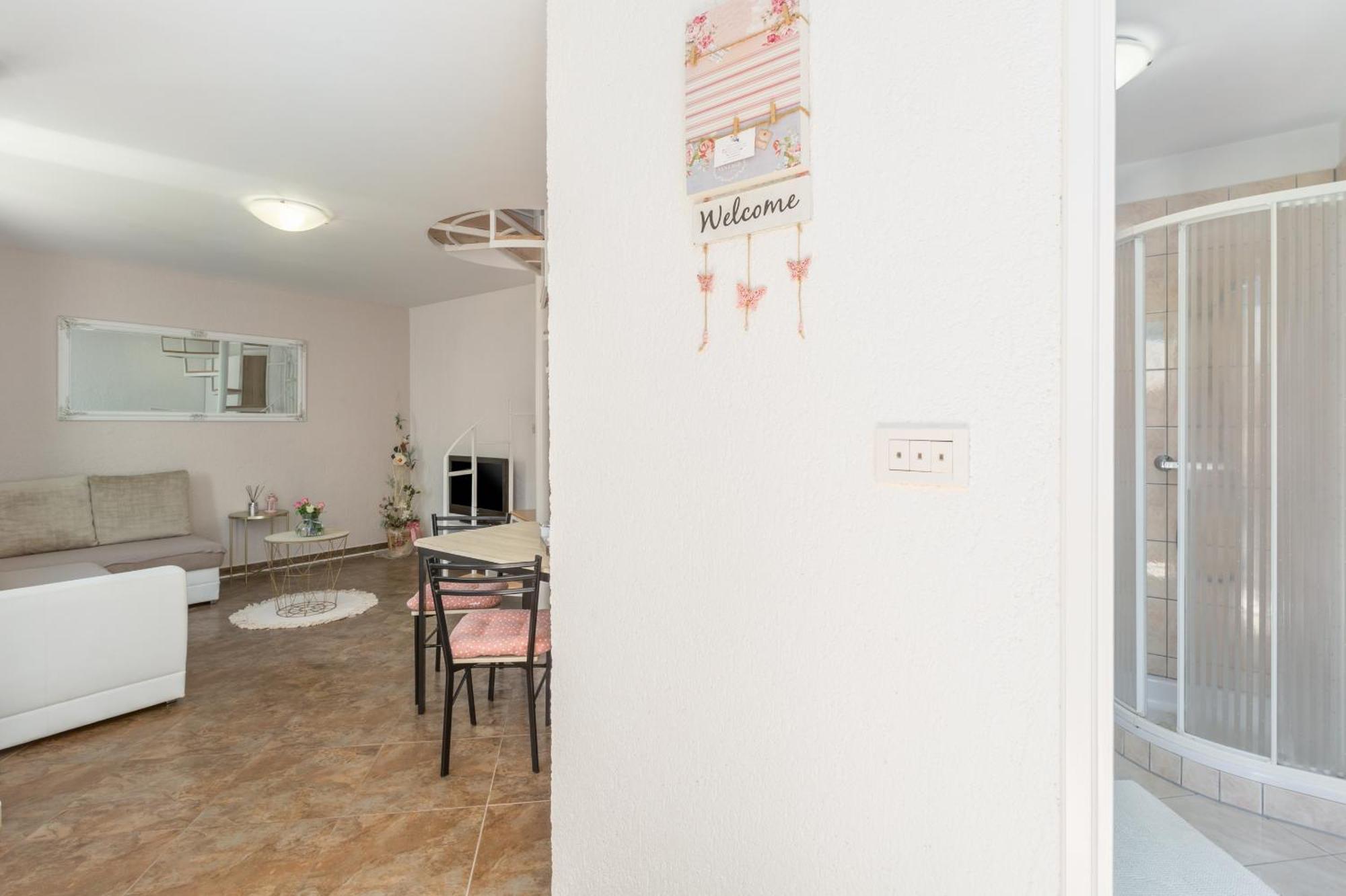 Apartment Leni Near Beach Пореч Екстериор снимка