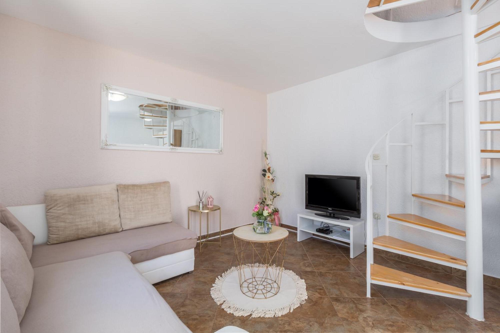 Apartment Leni Near Beach Пореч Екстериор снимка