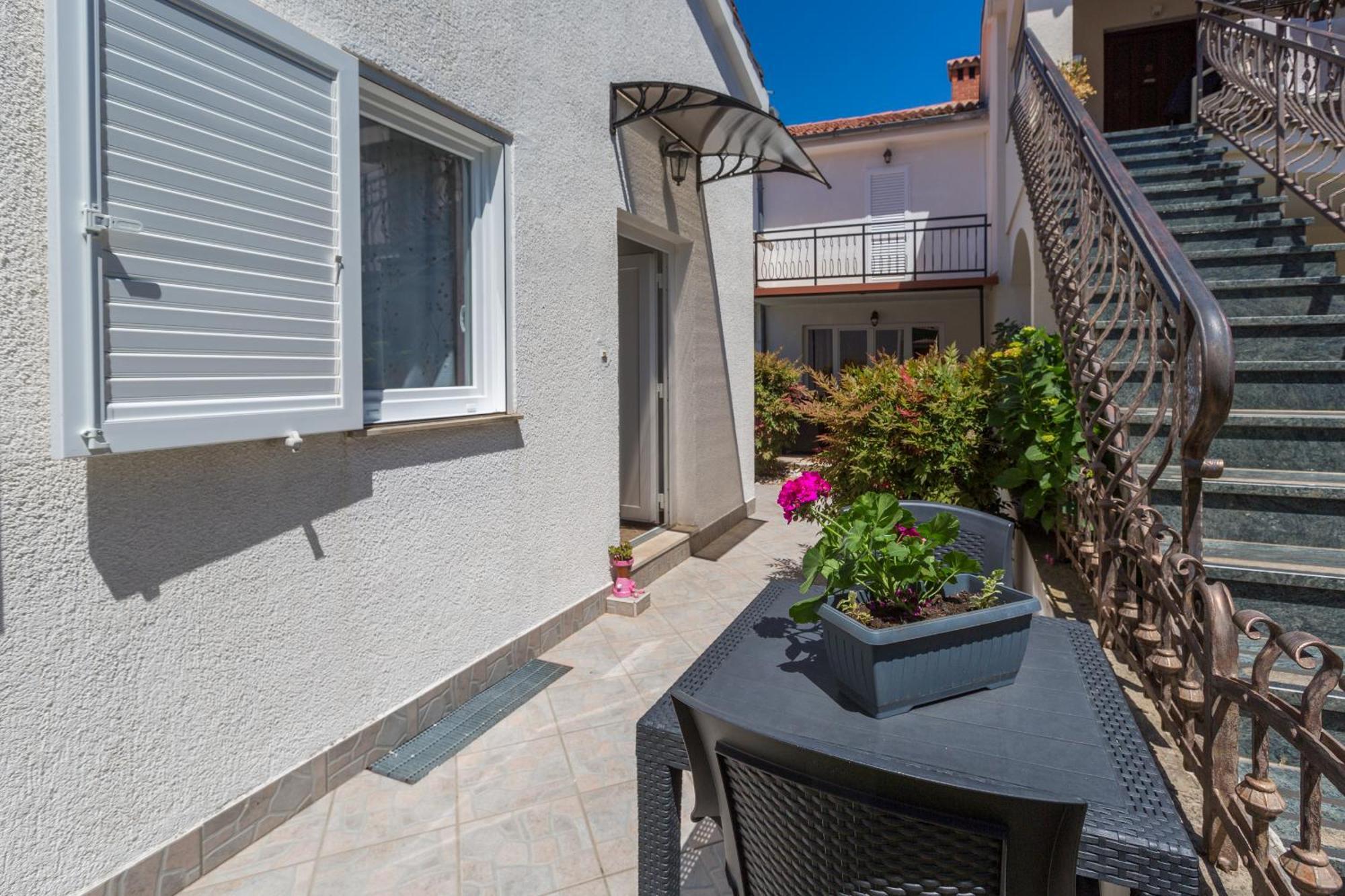 Apartment Leni Near Beach Пореч Екстериор снимка